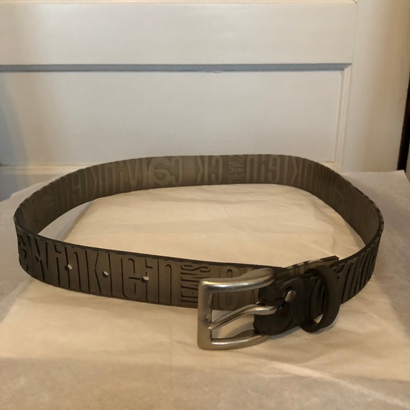 CALVIN KLEIN JEANS GREY RUBER MOLDED BELT sz 31.5 main image 8